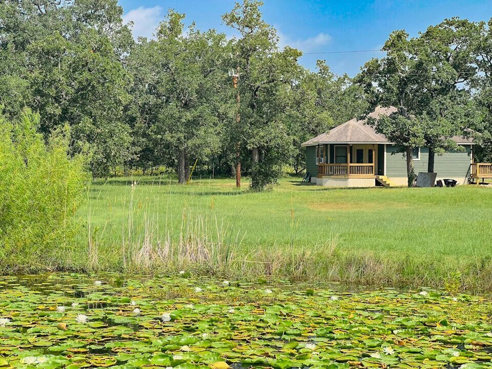 7231 FM 1361 in Somerville, TX - Building Photo