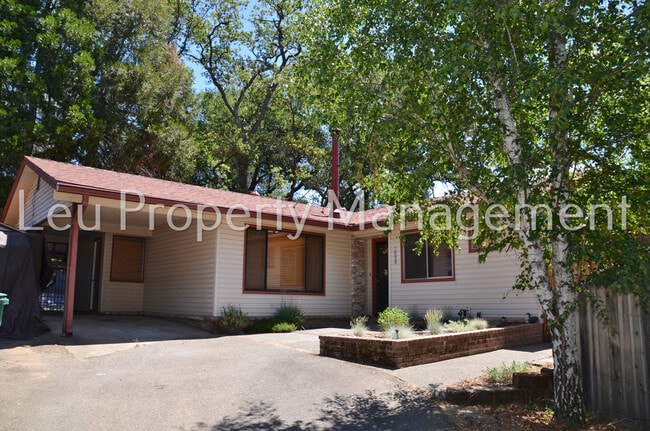 property at 1098 Cindy Ct