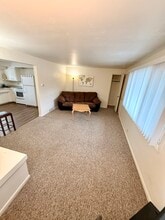 310 Poplar St, Unit Upper Unit B in Wisconsin Rapids, WI - Foto de edificio - Building Photo