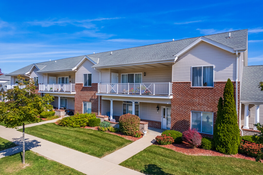 Cherokee Point Condominiums in Milwaukee, WI - Building Photo