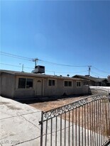 2624 E Brady Ave in Las Vegas, NV - Building Photo