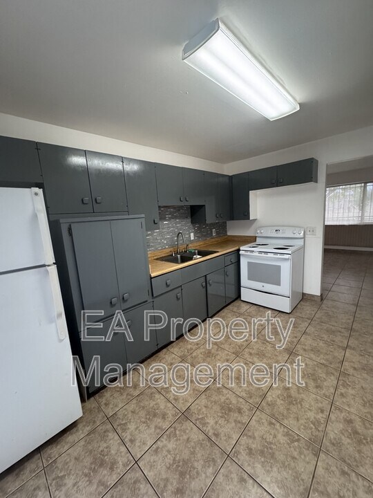 7015 Trumbull Ave SE in Albuquerque, NM - Building Photo