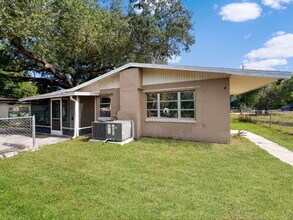 9861 Orange River Blvd in Ft. Myers, FL - Building Photo - Building Photo