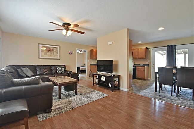 6100 Cougar Dr in Knoxville, TN - Building Photo - Building Photo