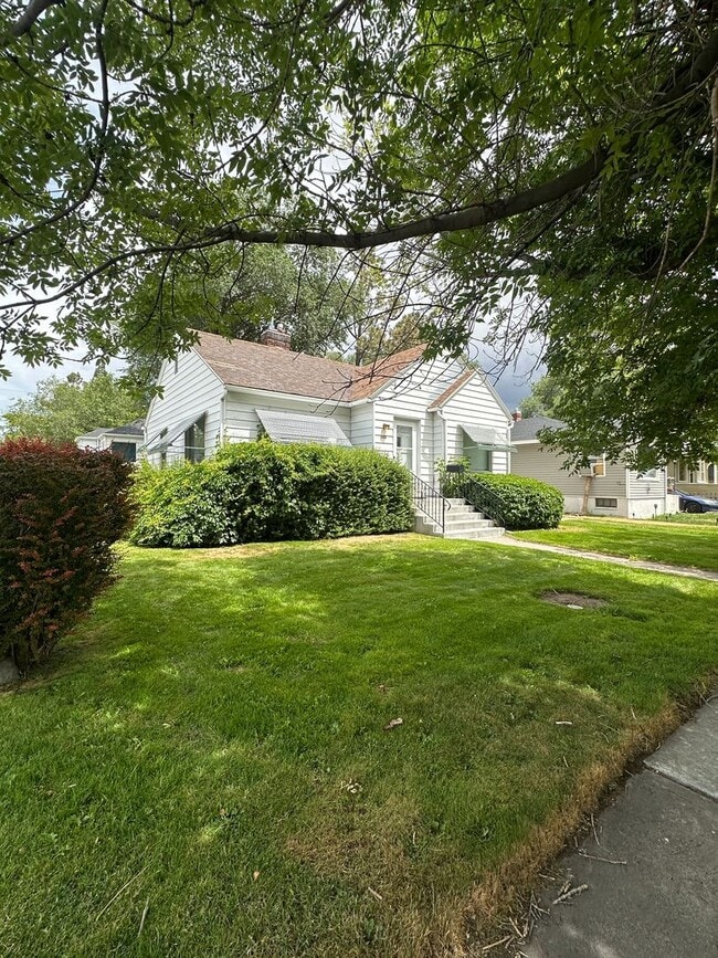 property at 106 S 13th Ave
