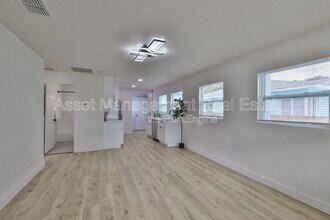 875 53rd Terrace N in St. Petersburg, FL - Building Photo - Building Photo
