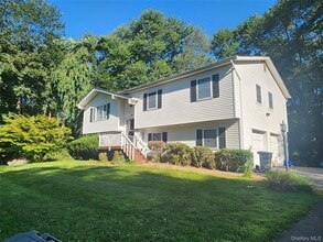 1 Nickolaus Ln in Nanuet, NY - Building Photo - Building Photo