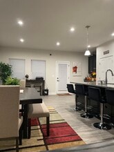 911 Nipperkin Way in Chesapeake, VA - Foto de edificio - Building Photo