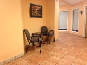 York Tower in Bensenville, IL - Foto de edificio - Interior Photo