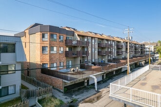 Chinook Terrace in Calgary, AB - Building Photo - Building Photo