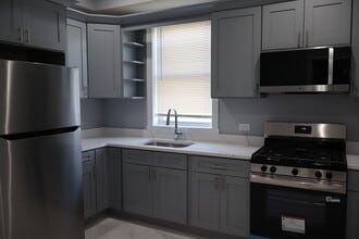 4120 W Gladys Ave in Chicago, IL - Building Photo - Building Photo