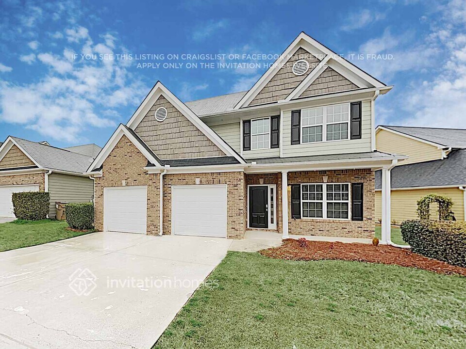 6576 White Spruce Ave in Braselton, GA - Building Photo