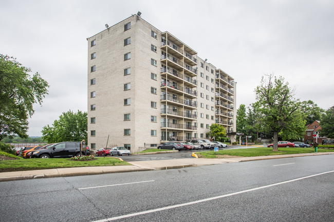 Kings Park Plaza Apartment Homes