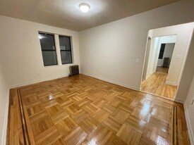 3210 Kingsbridge Ave in Bronx, NY - Building Photo