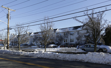 10-28 Lincoln Ave in New Rochelle, NY - Building Photo - Building Photo