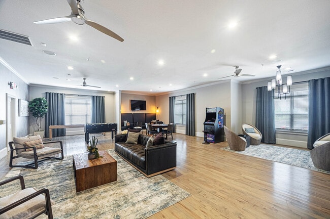 The District at Phenix City in Phenix City, AL - Foto de edificio - Building Photo