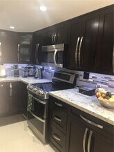 1155 NW 123rd Ct in Miami, FL - Building Photo - Building Photo