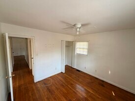 298 Roxbury Dr in Riverdale, GA - Building Photo