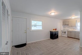 9 Bloomfield Ln in Willingboro, NJ - Building Photo - Building Photo