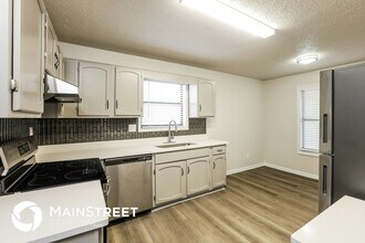 4771 N Springs Rd NW in Kennesaw, GA - Foto de edificio - Building Photo