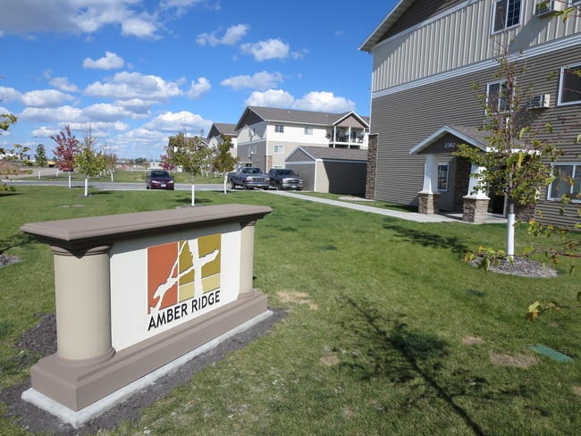 Amber Ridge Apartments in Fargo, ND - Foto de edificio - Building Photo