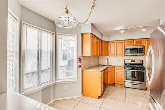 2102 Amanda Ct in Piscataway, NJ - Building Photo - Building Photo