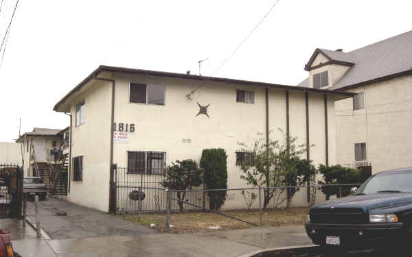 1816 Bridge St in Los Angeles, CA - Building Photo