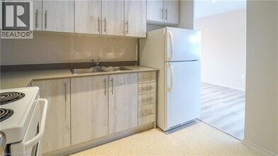 84 2nd St in Orangeville, ON - Building Photo - Building Photo