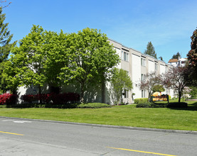 Golden Sunset Apartments in Seattle, WA - Foto de edificio - Building Photo