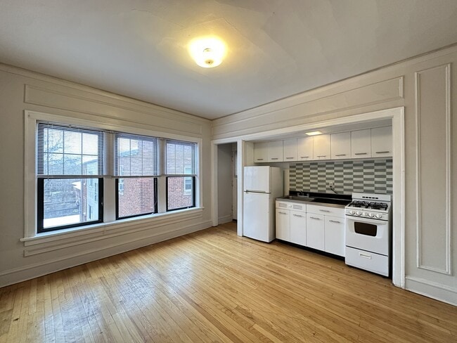 1307 Oak Ave, Unit N4 in Evanston, IL - Building Photo - Building Photo