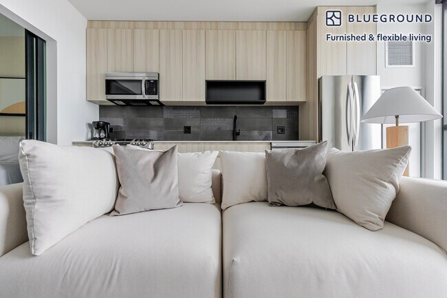 1400 W Randolph St, Unit FL10-ID1353 in Chicago, IL - Foto de edificio - Building Photo