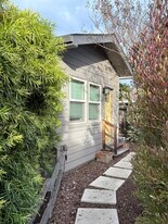 1052 8th Ave in Redwood City, CA - Building Photo