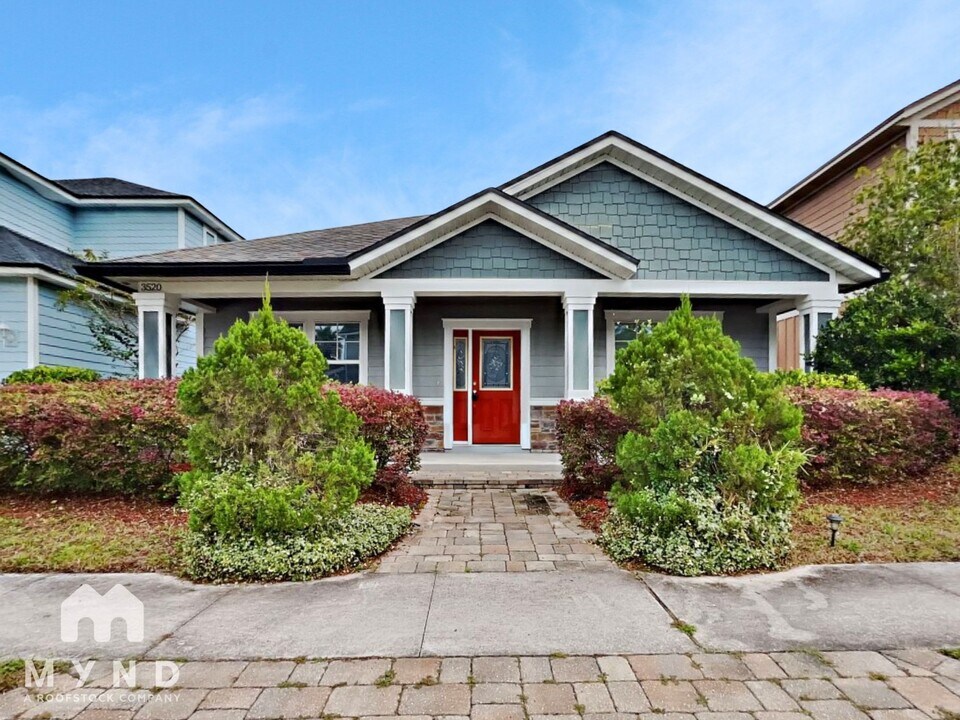 3520 Hawthorn Way in Orange Park, FL - Foto de edificio