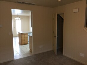 509 Raven Way, Unit B in Chubbuck, ID - Foto de edificio - Building Photo