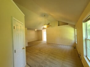 604 W Hines St in Republic, MO - Building Photo - Building Photo