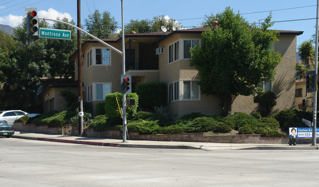 4102 Ocean View Blvd in Montrose, CA - Foto de edificio - Building Photo