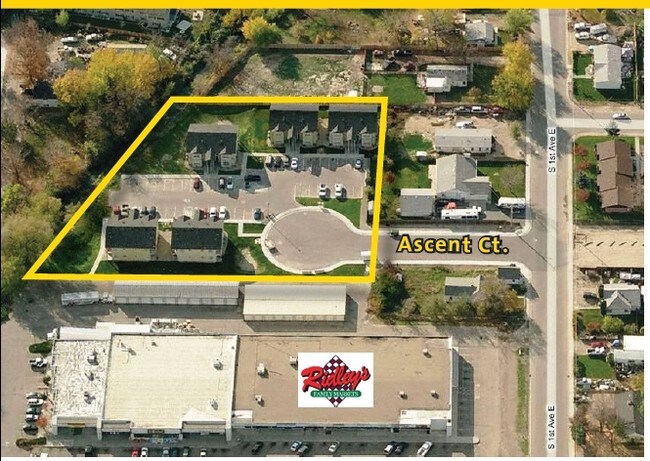 206-219 Ascent Ct in Middleton, ID - Foto de edificio - Building Photo
