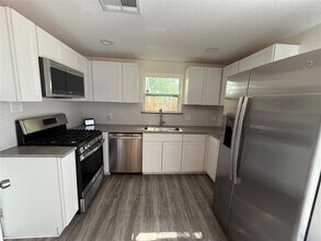 901 Dewalt St in Houston, TX - Building Photo - Building Photo