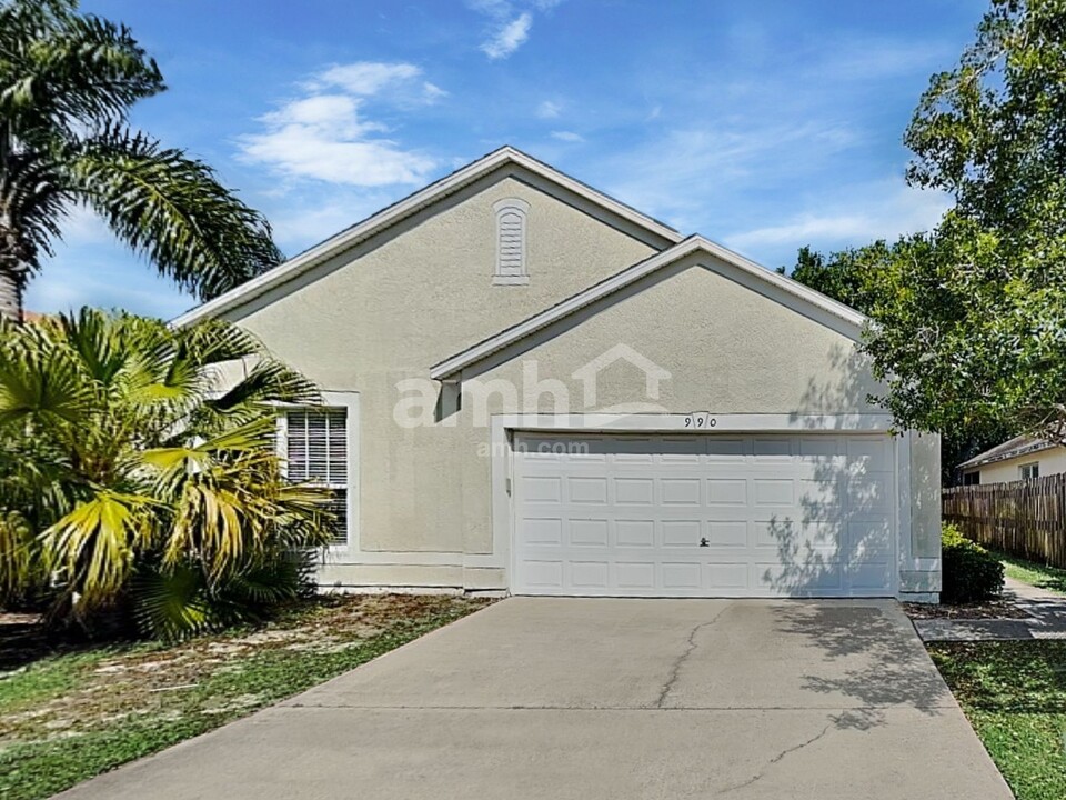 990 Riviera Point Dr in Rockledge, FL - Building Photo