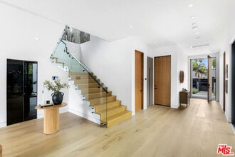 14657 Addison St in Los Angeles, CA - Building Photo - Building Photo