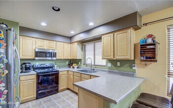 13556 W Desert Flower Dr in Goodyear, AZ - Building Photo - Building Photo