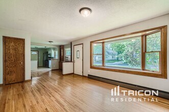 619 3rd Ave E in Shakopee, MN - Building Photo - Building Photo