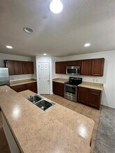 5704 Sapphire Pool Trail in Fort Worth, TX - Building Photo - Building Photo
