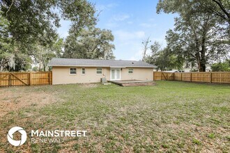 511 S Simpson St in Mount Dora, FL - Foto de edificio - Building Photo