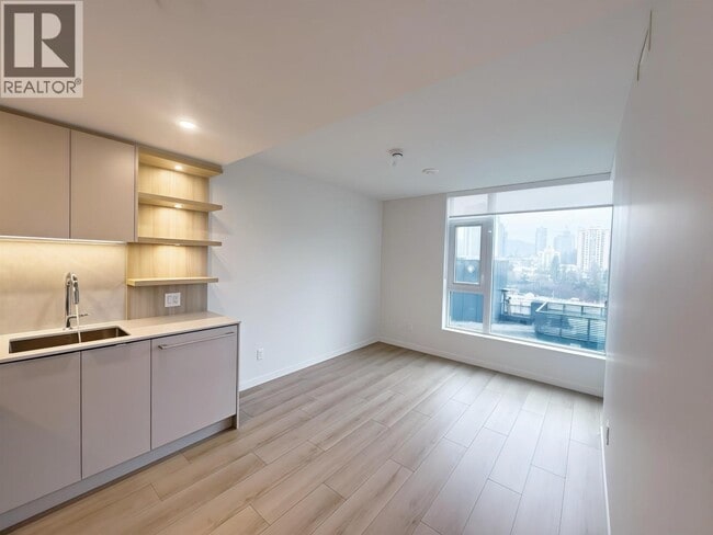 311 Alderson Ave in Coquitlam, BC - Building Photo - Building Photo