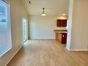 204 N Armstrong Ct in Deer Park, WA - Building Photo - Building Photo