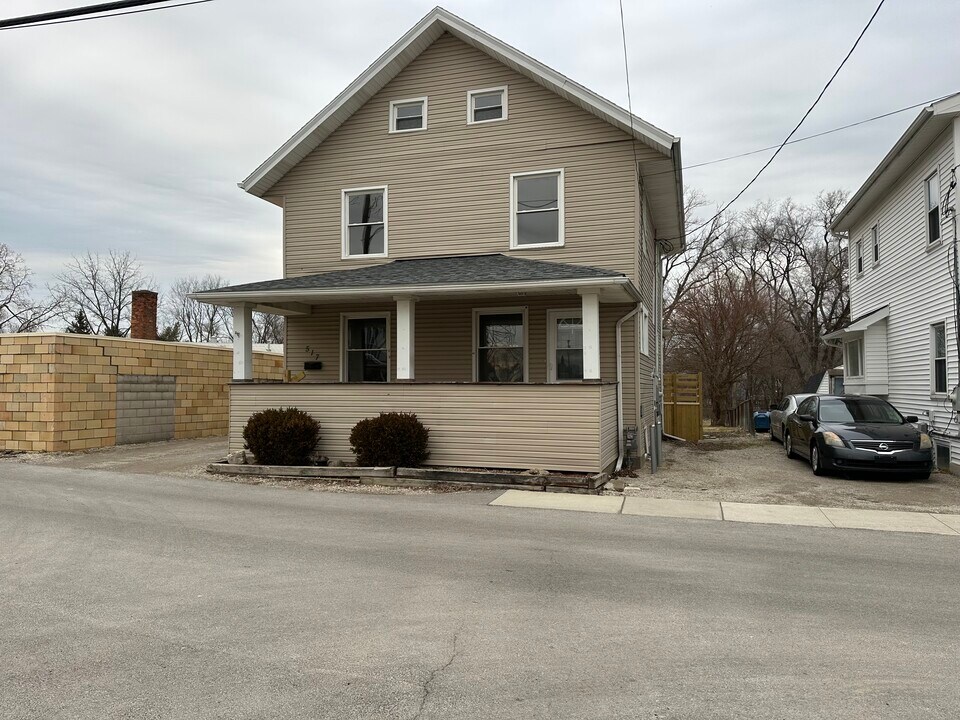 517 Wayne Pl in Fremont, OH - Building Photo