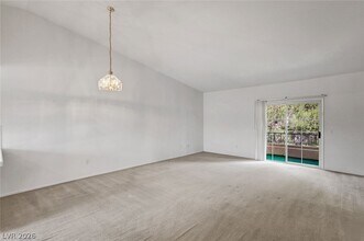 10552 Pine Pointe Ave in Las Vegas, NV - Building Photo - Building Photo