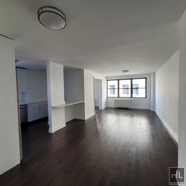 5 AVENUE in New York, NY - Building Photo - Building Photo