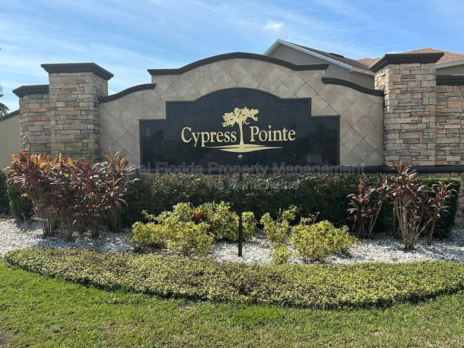 property at 1025 Cypress Pointe Blvd